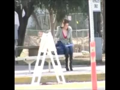 צייד הכוסיות מביא פצצה צעירה לסקס מדהים תמורת כסף